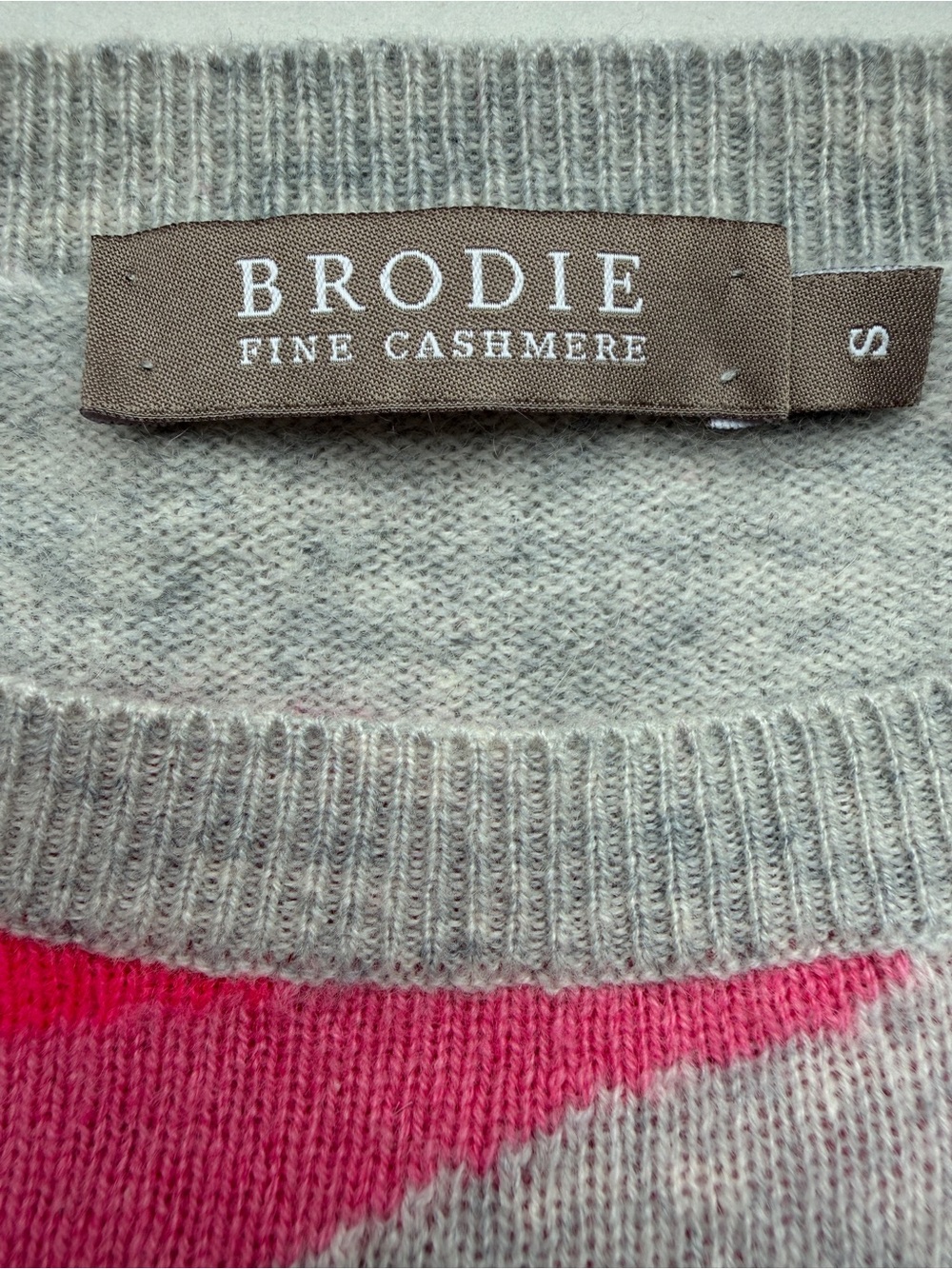 Brodie Cashmere Neon Camo Print Crewneck Sweater Pink Grey Size (S) - Picture 4 of 10